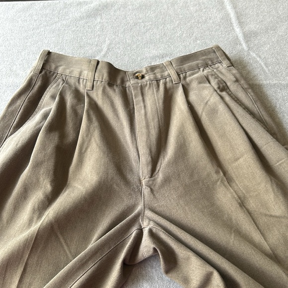 2 for 1 price: Cambridge Classics men’s pleated regular fit khakis. Size 32x32. - Picture 9 of 13